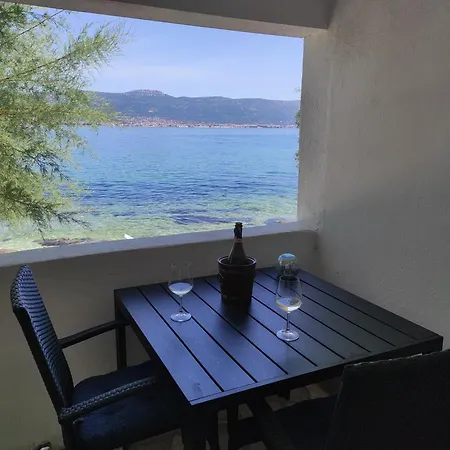 By The Sea * トロギール