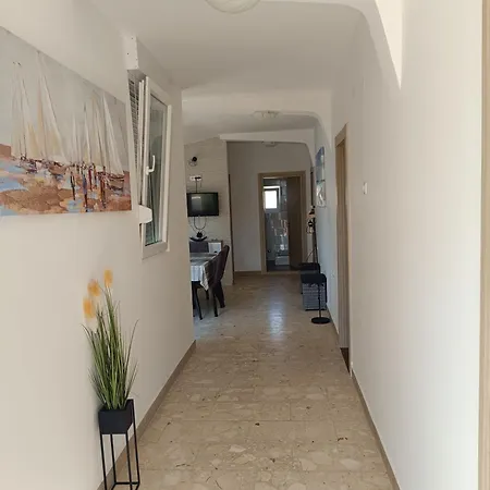 By The Sea تروغير