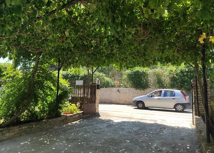 By The Sea Apartment *