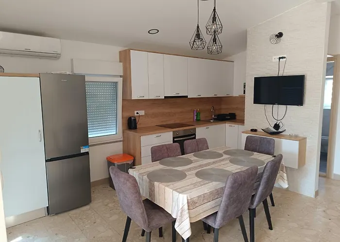 Apartment By The Sea Trogir